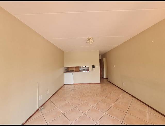 2 BEDROOM TOWNHOUSE FOR SALE IN DOWERGLEN EXT 4